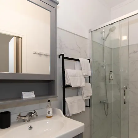 The Originals Boutique, Victoria,