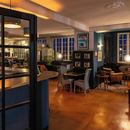 Hotel The Originals Boutique, Victoria, 3*